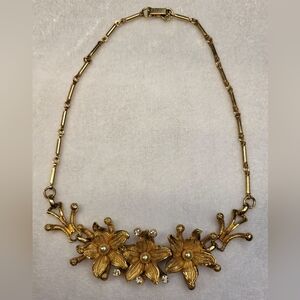 Vintage Gold Tone 3D Floral Faux Pearl Rhinestone Necklace